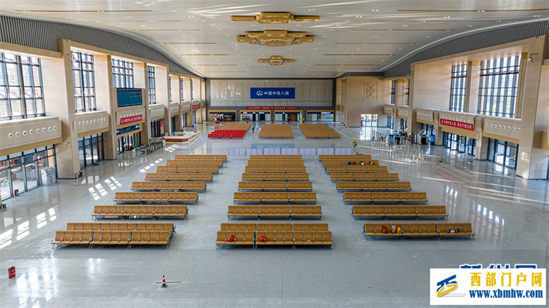 渝湘高铁重庆至黔江段首个站房顺利完工(图2) 渝湘高铁重庆至黔江段首个站房顺利完工(图2)