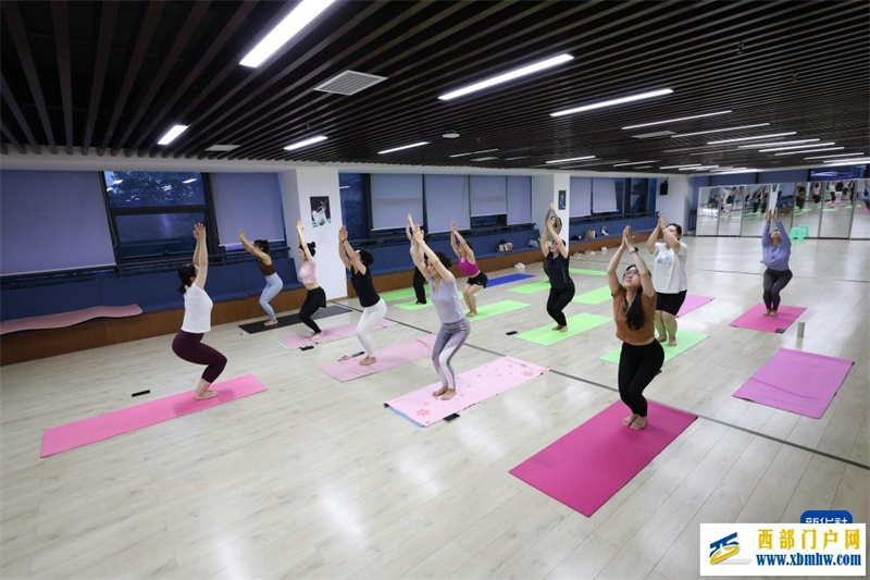 贵阳：“青年夜校”受欢迎(图6)