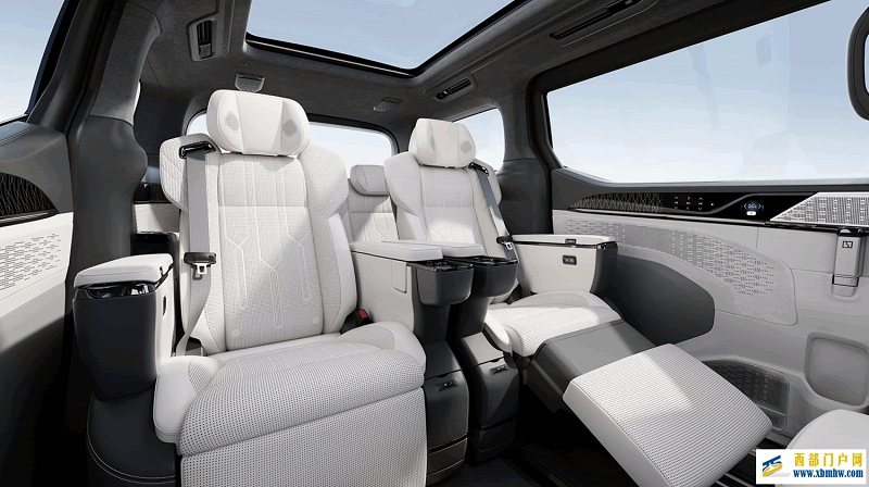 耀出行上线极氪009礼宾服务,臻享纯电新豪华(图2) 耀出行上线极氪009礼宾服务,臻享纯电新豪华(图2)