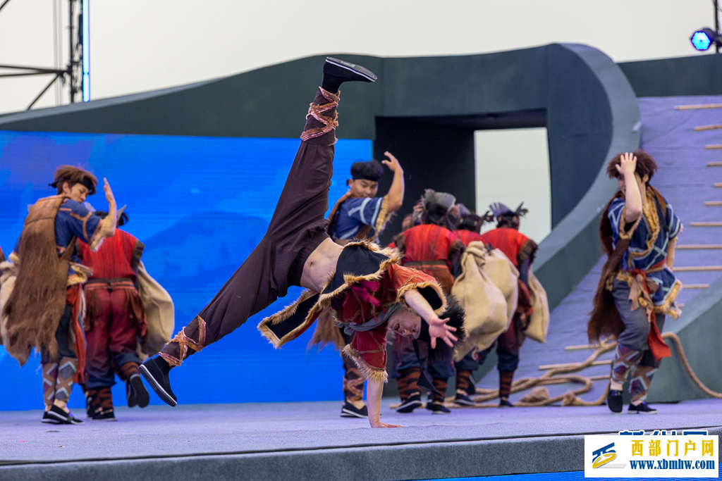 云南景谷傣族彝族自治县庆祝成立40周年(图3)