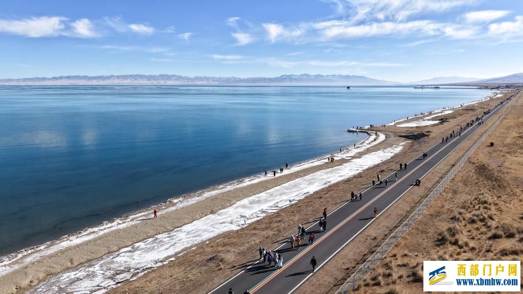 全民健身——徒步青海湖畔(图1) 全民健身——徒步青海湖畔(图1)