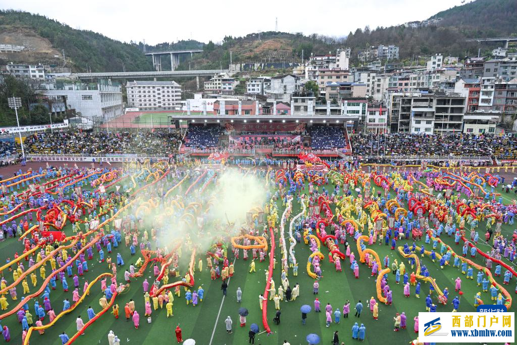 贵州石阡:仡佬毛龙节 群龙贺新春(图2) 贵州石阡:仡佬毛龙节 群龙贺新春(图2)